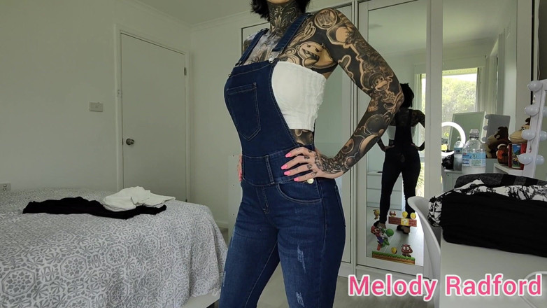 Melody Radford: Sheer Black Lingerie dan Gim, Percubaan Ketat Pada Haul Melody...