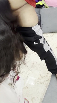 Horney Alisha给电工口交并被狠操
