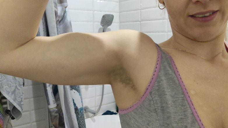 Risky Hairy Couple: М'язи великої жінки згинаються