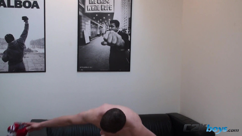 C2K Boys: Attila meminjamkan kontol keras dan tubuhnya yang menggoda untuk video...