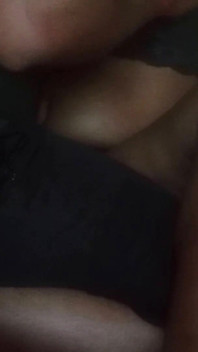 Video seks viral tante seksi india yang lagi asik dientot sama tetangganya di kamar