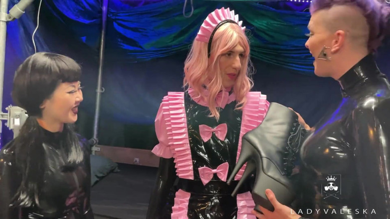 Lady Valeska: Paní Sissify svou hračku