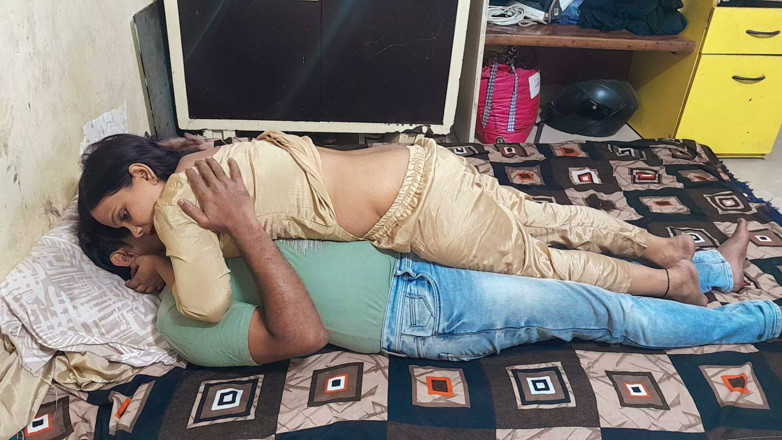 Hot Indian Aunty: Beautiful Indian MILF Romantic Night with Her Hubby