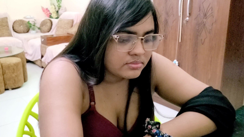 Nadiyaxxx02: देवर और भाभी चुपके से घर ले जाते हैं और एक दूसरे को चोदकर अपने शरीर की जरूरतों को पूरा करते हैं