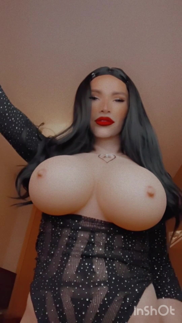 Sissy Slut Brianna: Wil je mijn lippenstift over je pik zien?
