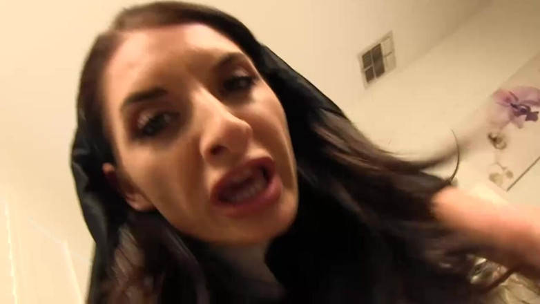 Eros POV - Liberated Eye: Eu não sou uma freira comum (Silvia Saige). Sexo virtual em...