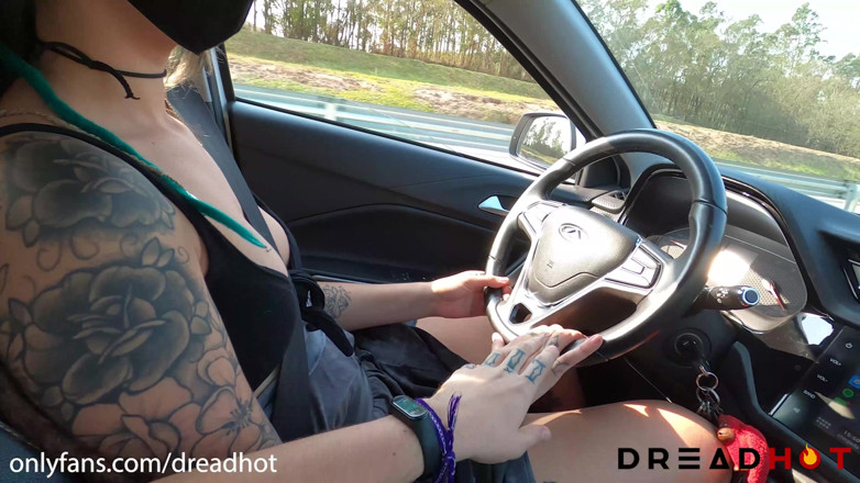 Alemao Hub: Dreadhot Pulls Over for a Quick Load