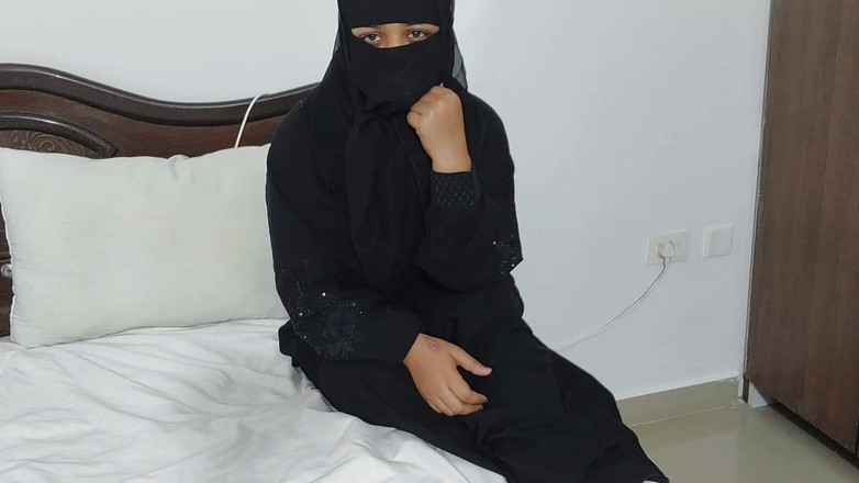 Desi Pari Bhabhi: Femei musulmane burkha futute cu fratele ei vitreg din greșeală...