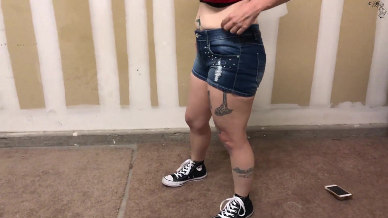 Nikki's Fetishes: Sneaker Match Lighting Smoking JOI