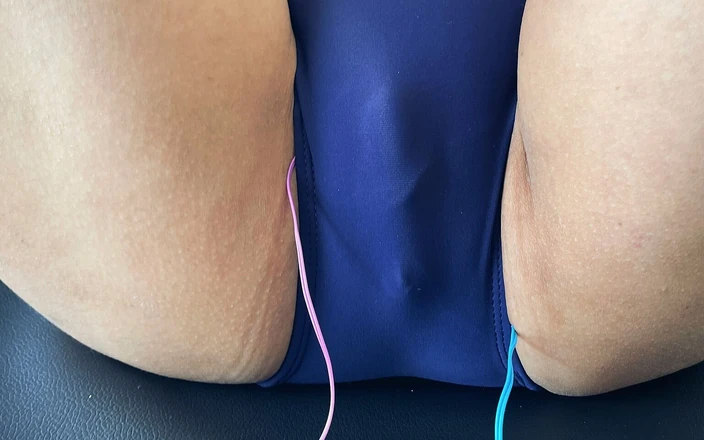 ushirosugatanomiki: Après la fac, elle reçoit le plaisir d’un double vibromasseur...