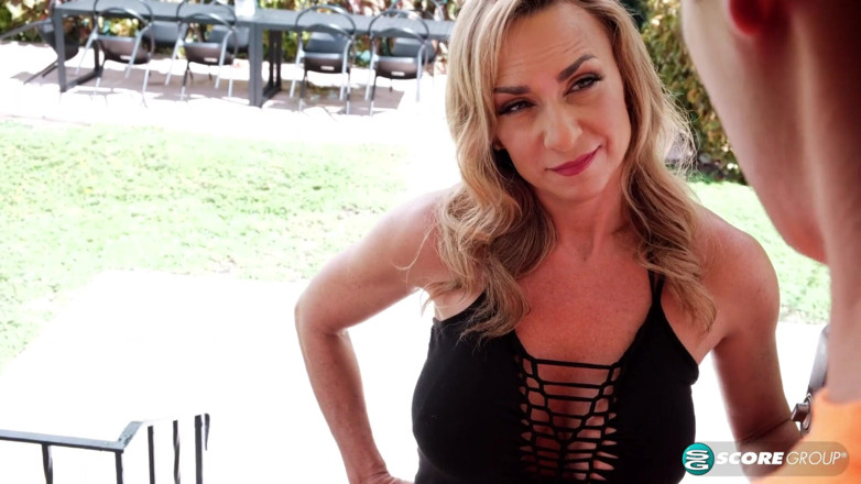 50 Plus MILFs: La MILF non ha ordinato- ma aveva sicuramente bisogno