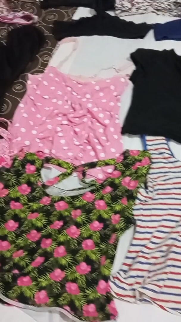 MelanieR: แวบๆ ดูเสื้อผ้าสาวๆ ของฉัน