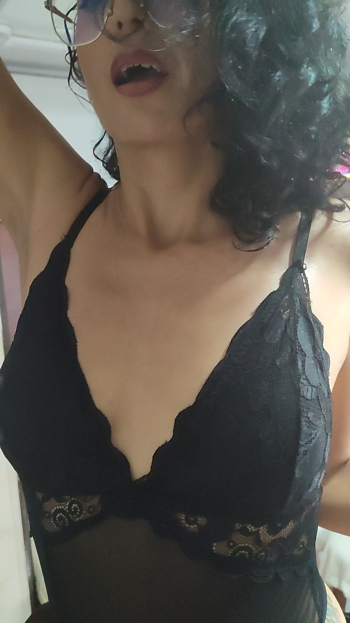 COLDANIVE: 我正在寻找顺从者 让我知道你的想法