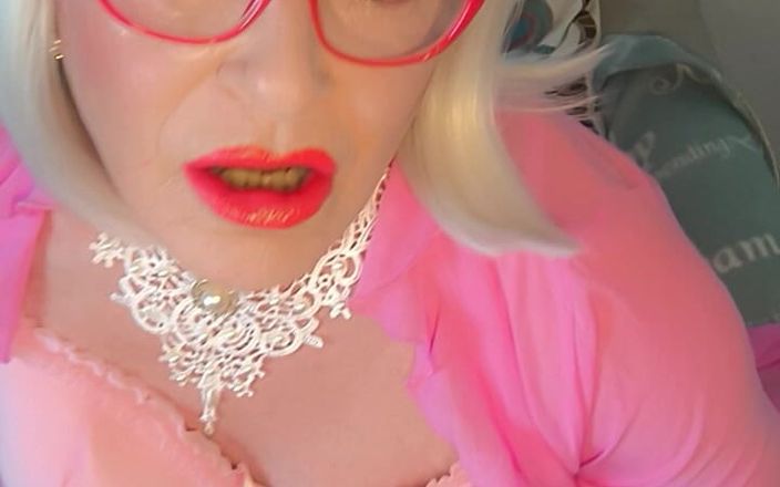 Emma Browne: 娘娘腔 crossdresser 大射精