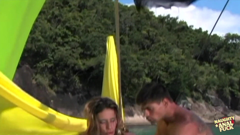 Naughty anal fuck: आमंत्रित गांड वाली पतले काले बाल वाली की चुदाई यह स्वर्ग का विचार है