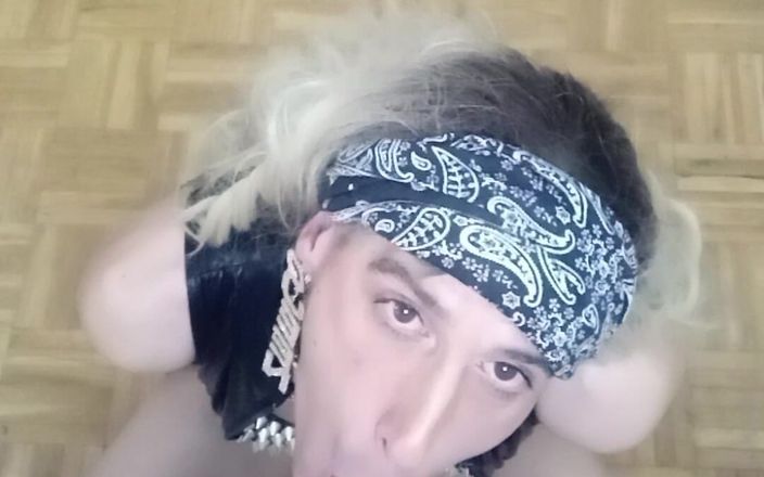 Penelopene27: Crossdresser Penelope Deeptroath