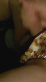 缎面 taco 丁字裤隆起玩撸管和精液