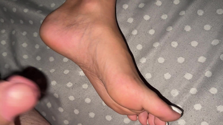 Emmy Kelle: Tabanlarıma Boşalmadan Duramıyorum