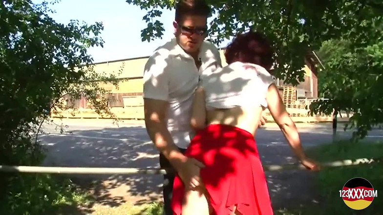 123XXX - Fucked Amateurs in Germany!: 红发熟女需要那根坚硬的鸡巴