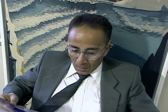 Asian Mature Climax: Segretaria ragazzina asiatica carina succhia il cazzo del suo capo