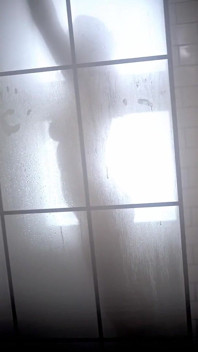 Steamy 淋浴口交和性爱