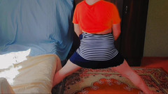 Kitty_Cross: Atemberaubende sissy dreht sich im kurzen frilly-kleid herum