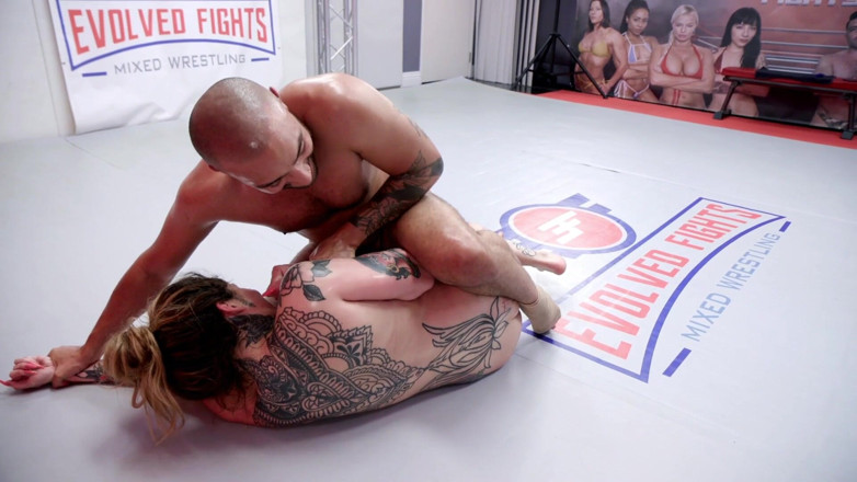 Evolved Fights: Vanessa Vega Vs Oliver Davis Mixed Wrestling
