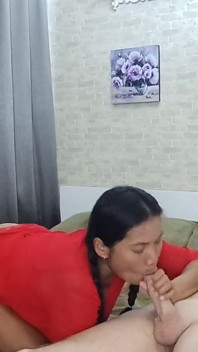 Thaiger rebota sus tetas mientras chupa y folla a Joey