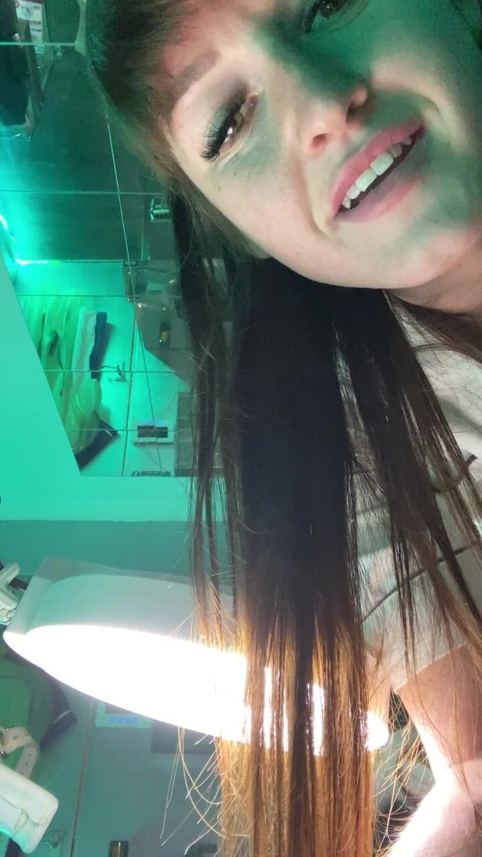 Vivienne l'Amour: Vivienne L'amour - te mulg, apoi te hrănește cu vedere la...