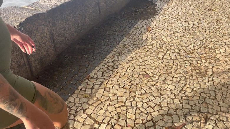 MelissaLisboa: Kundička venku, přišli jsme domů a já si vzal péro...