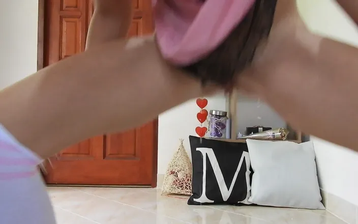 MissAnja_FH: Sweet Lollipops Makes My Pussy Squirting