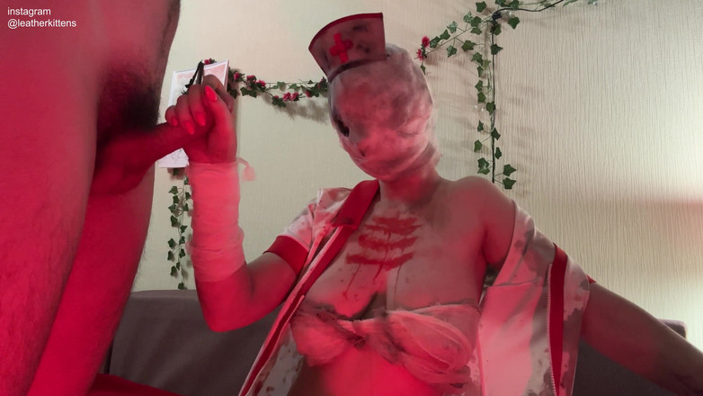 leathers_kittens: Un'infermiera Di Silent Hill È Venuta Da Me Ad Halloween per...