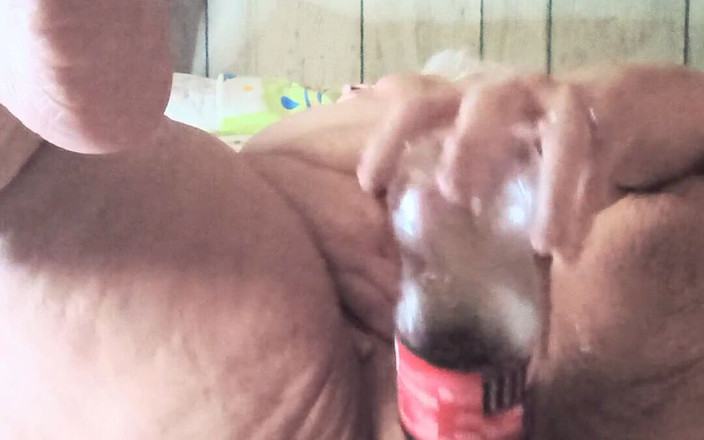 HerculesnVENUS: Fat Whore Fucks That Cola Bottle with Full Throttle