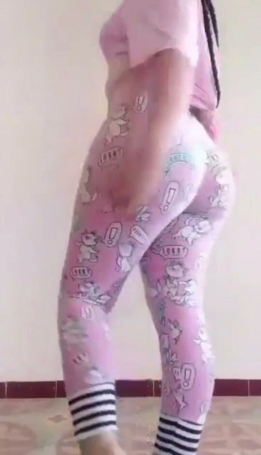 Amiramodel: Anal Masturbation