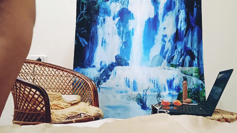 Bolly Karma: Wanita hot ini suka banget dijilat sama besar pria kulit...