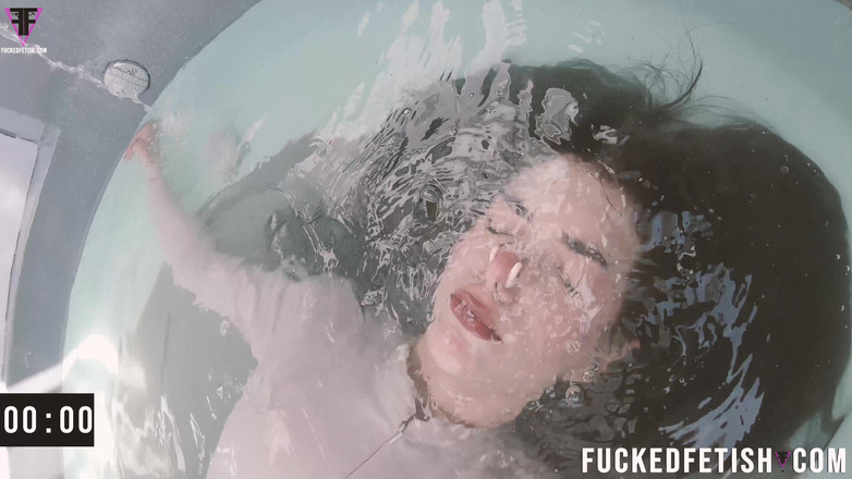 Fucked fetish: 4k 第一个拉丁女神被 bplay swinsuit water
