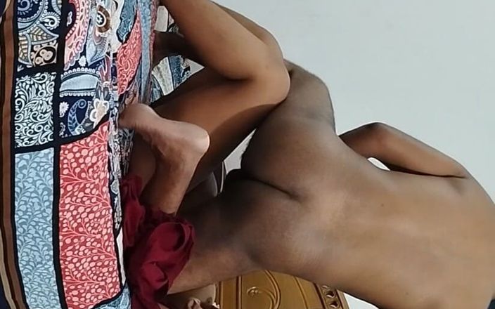 akashprimex790: Mladá desi bhabi s velkým zadkem šuká velmi tvrdě Jako děvka...