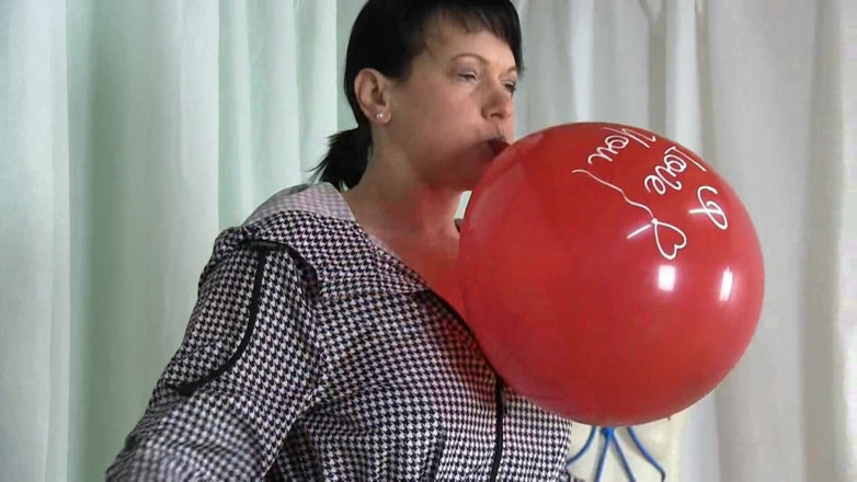 Yvette xtreme: Balon patlatıyor