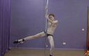 Anna Kovachenko (formally Tony Foxy): Pratique de la pole dance