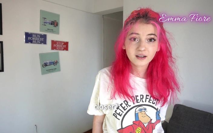Emma Fiore: La niñera se pone traviesa con mi polla y se...