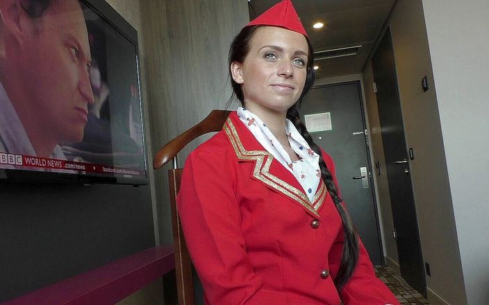 Digi Creationsxxx: Stewardesa maghiară mare și frumoasă a futut pentru prima dată o...