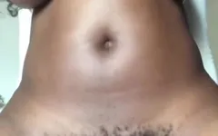 Azgın zenci üvey anne büyük zenci yarağı dildosuna biniyor