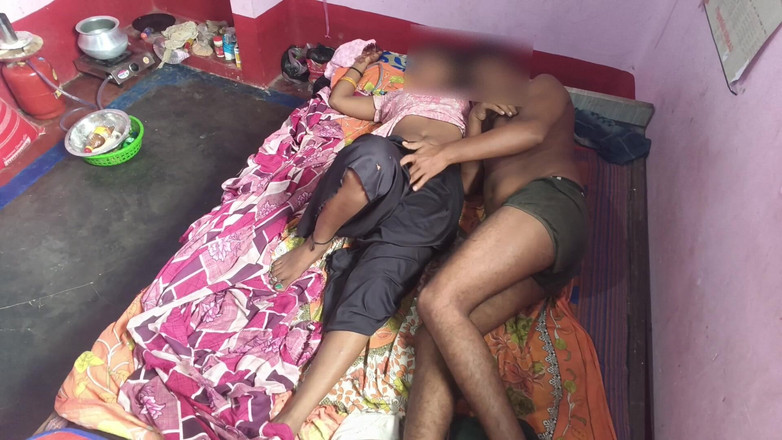 Sobha rani: Desi-mädchen filmt harte romantik, indisches mädchen