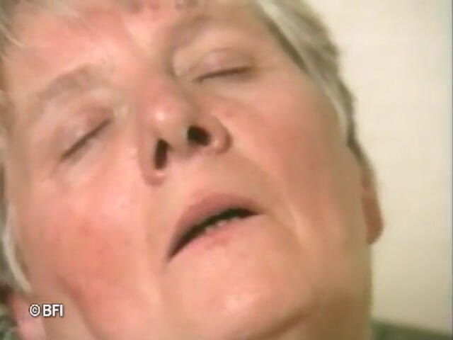 Nasty matures and dirty grannies club: ยายเย็ดหีขนดกของตัวเอง