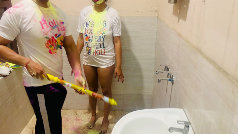 Hornycouple149: Zrobiłem brudną pracę ze szwagierką na Holi, seks na świeżym powietrzu