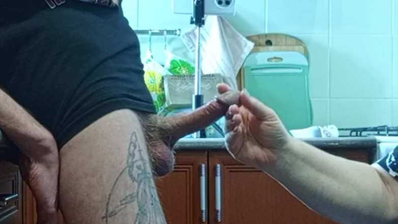 Zona901: После глубокого минета мачеха выплюнула сперму