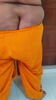 Mamá caliente se folla a su hijastro cuando su marido no está en casa