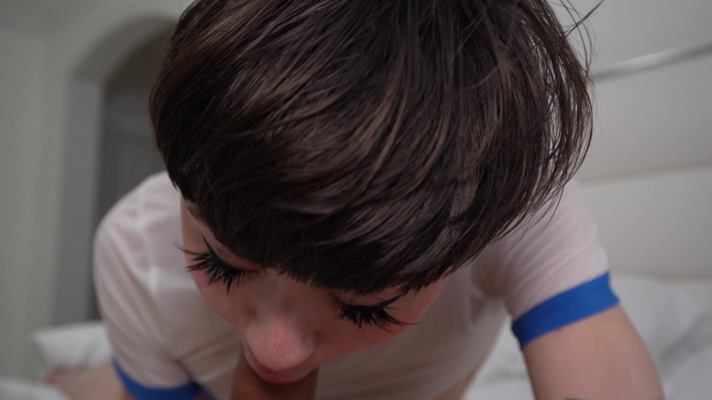 Leo Valentino: Üvey kız kardeşlerinin amından daha iyi bir şey yok