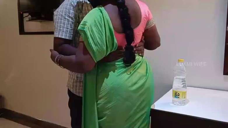 Luxmi Wife: คุณแม่เลี้ยงของเพื่อนเย็ดในผ้าซารีเขียว มีซับ -1