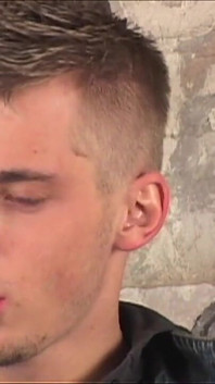 Raw Uncut Boyfucker em ação